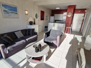 Appartement 2 pièces climatisé centre Sainte-Maxime avec parking et balcon - FR-1-780-70 - Sainte-Maxime - 3