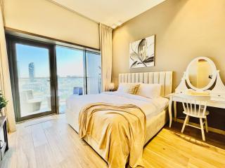 Spacious Spectacular Skyline View in Heart of Dubai - 9