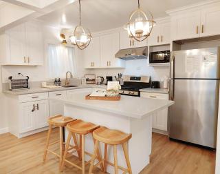 Centrally Located Charming LA Home with Food Scenes - 1