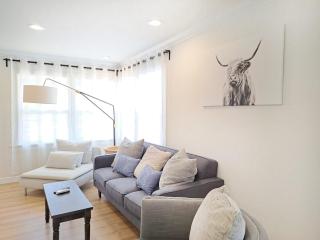 Centrally Located Charming LA Home with Food Scenes - Monterey Park - 6