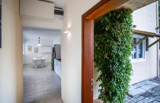 Sunny Two Bedroom Loft - Sea Views and Pool - Rivière Noire - 1