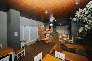 Apartemen Mahogany oleh Halahouse - 7