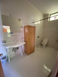 Two minutes walk from jinnah super market, Islamabad - 4