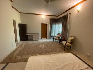 Two minutes walk from jinnah super market, Islamabad - Islamabad - 7
