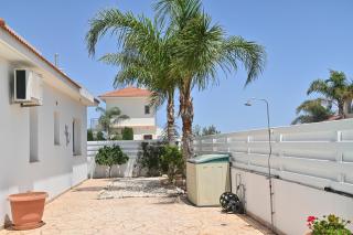 Wealthystays 3BR Terrace BBQ Villa with pool - Liopetri - 7