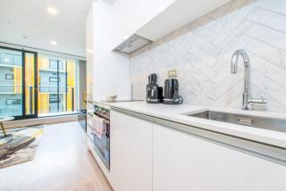 Central Stylish Comfy Studio with Swimming Pool - 2