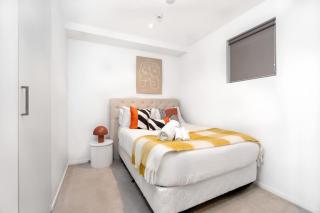 The Heart of City Living with Incredible City & Skytower View Nearby Queen St - Auckland - 6
