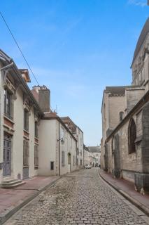 The Purple Courtyard - Beaune - 5