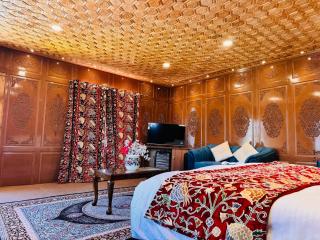Hayat Group of Houseboats - Srinagar - 7