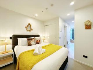 Lime-Fresh Garden Atmosphere CBD 1B Pool Sauna Gym - Auckland - 8