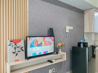 Good Place Studio at Grand Dhika City Apartment By Travelio - 1