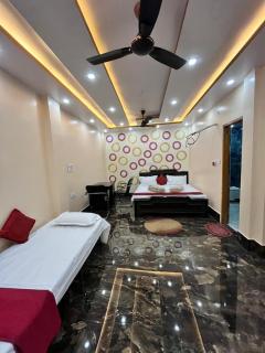 Madhu Jitendra Niwas Home Stay - 2