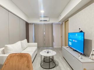 Homey and Modern Look 3BR at Meikarta with Balcon Apartment By Travelio - 3