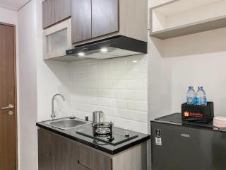 Good and Warm Studio at Transpark Juanda Bekasi Timur Apartment By Travelio - 1