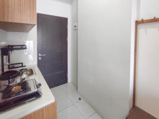 Homey Studio with Easy Pool Access Apartment at Suncity Residence By Travelio - 2