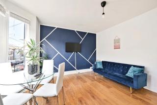 2-Bed, Sleeps 8 in Leyton E10, Near Stratford - 3