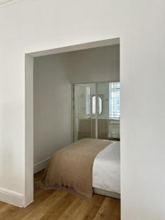 Shanghai Hills & Art Suite 18 - Near Line 1 & 7 Changshu Road Metro - 3