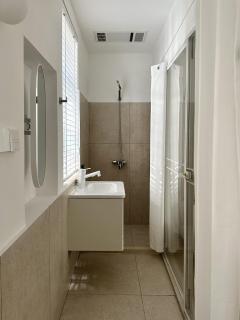 Shanghai Hills & Art Suite 18 - Near Line 1 & 7 Changshu Road Metro - 8