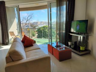 Stunning Seafront Apartment with Marina and Valletta views in Malta - Gżira - 8