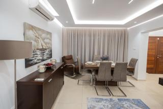 Lap of luxury - 8