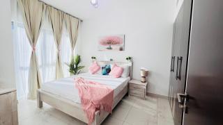 Spacious One Bedroom Apartment , Balcony, Pool & Garden View By TrueUrbanBB - 0