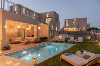 KS Luxury Villas, Private heated Swimming Pools - 9