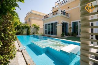 keysplease 4 BR Villa private pool, Jumeirah Park - 0