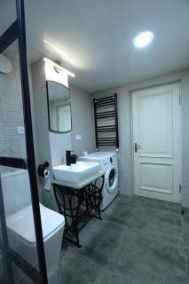 Historic Apartment in Tbilisi Center - Tbilisi - 2