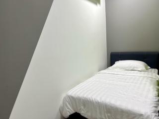 Entire Unit & 2BR Near Legoland - - 6