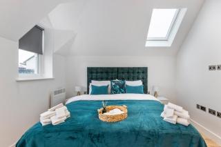 Deluxe 2-Bedroom Saarb Apartment, Leatherhead - Leatherhead - 0