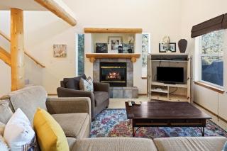 Quiet River Spacious Hood River Home - 30 Day Minimum! townhouse - Bend - 9