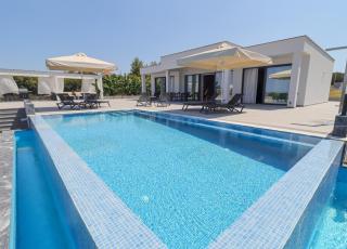Continent Villas - Hanioti - 0