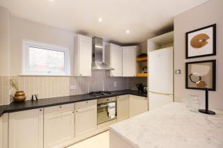 The Wray Crescent Hideout - Stylish 4BDR with Parking - Londra - 9