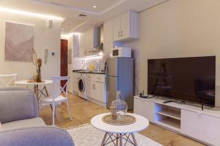 Luxury Studio - Lake View Tower - 7