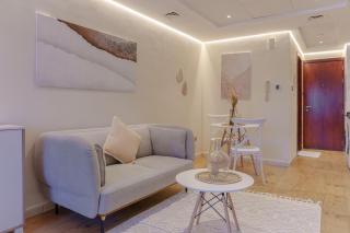 Luxury Studio - Lake View Tower - 1