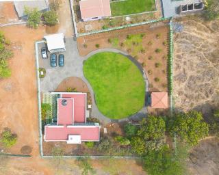 Allure Villa by Domastays - 3 BR Villa, pool, wifi, breakfast 18min frm Karjat - Karjat - 3