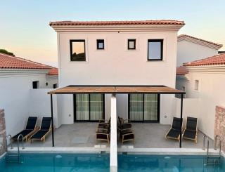 Hotel Angels - Mythimna - 6