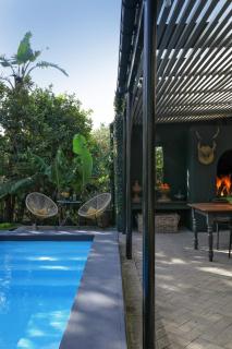 The Black House - Robertson - 1