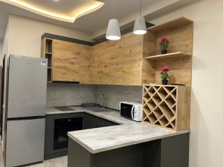 Spacious APT next to Republic Square - 4