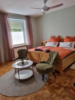 Ferienwohnung mit Garten und Bergblick - 1