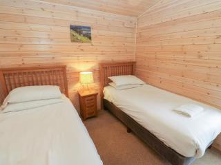 Dovestone Secluded Luxury Lodges sleeps 6 - pets welcome - 8