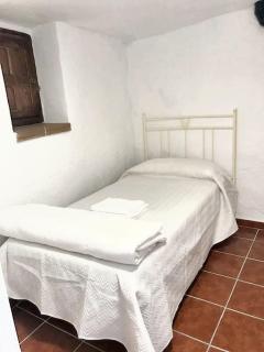 Spacious House in Benalauría with Fireplace - Benalauría - 6