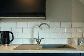 The Willow - Studio 23 - Bristol - 4