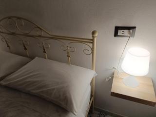 The white cat - Neapel - 5