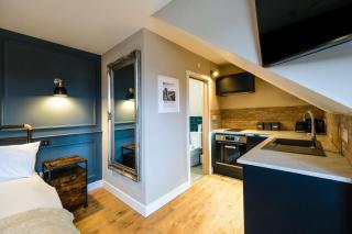 The Willow - Studio 30 - Bristol - 1