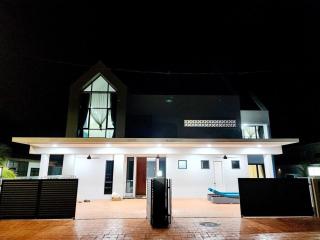 Villa Ayer Keroh Swimming Pool by DefineSuite - Ayer Keroh - 6