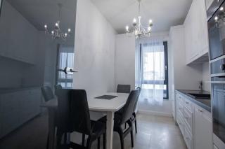 Cozynest Lakeside - 2