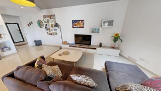 Urban Family Retreat Modern Apartment With BBQ - St Julian's - 6