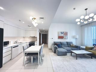 Coastal Charm - Fully Furnished 2-Bedroom Apartment with Spectacular Views by Petals Holiday Homes - 3