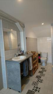 Gîte tout confort entièrement équipé 50 m2 autonome, avec parking -  - 8